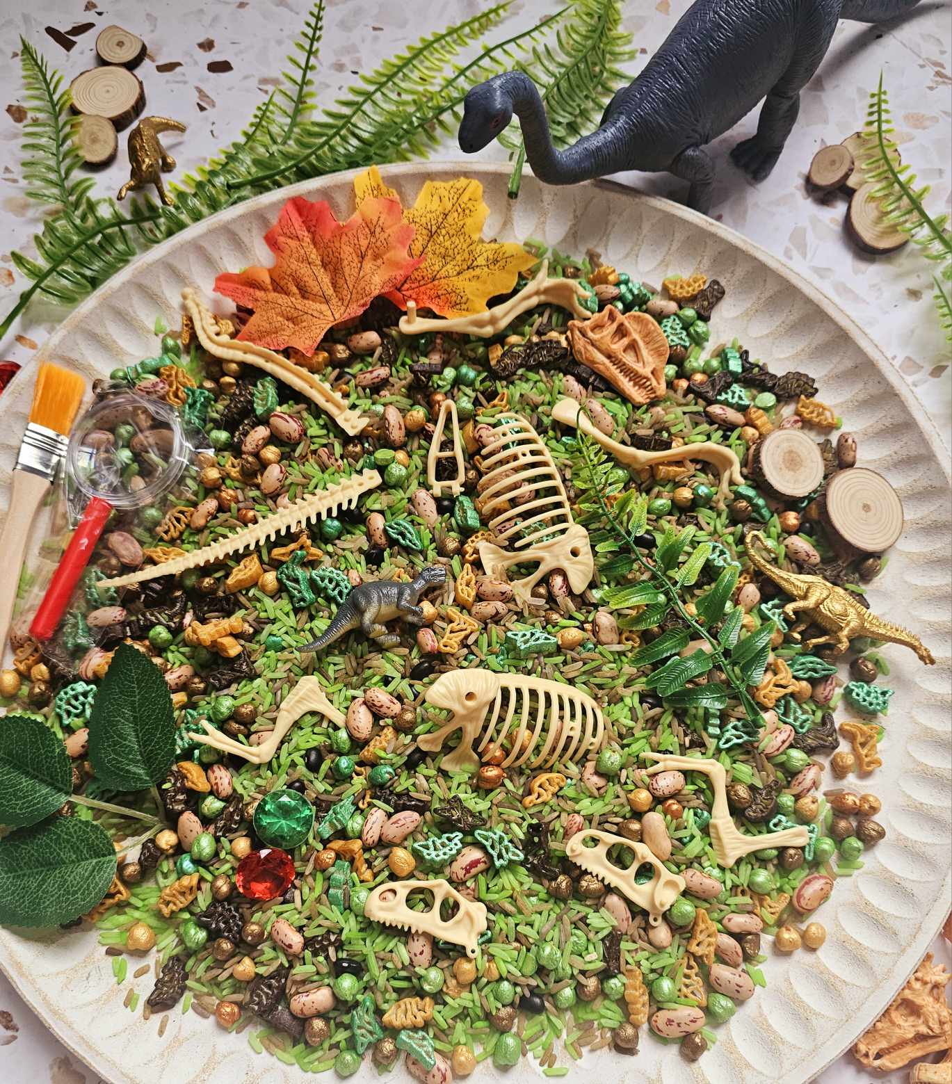 Dinosaur Fossils Pour & Play