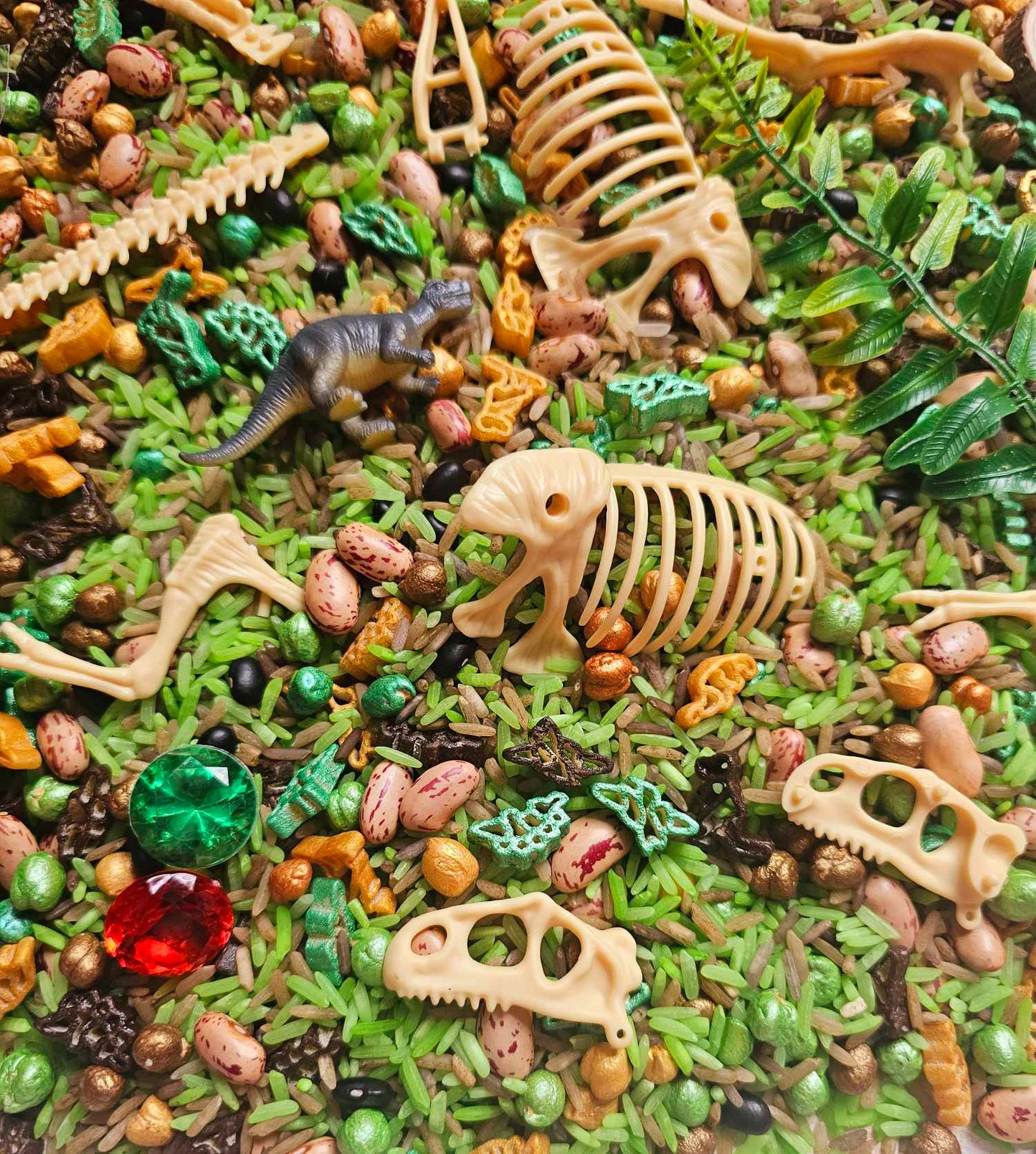 Dinosaur Fossils Pour & Play